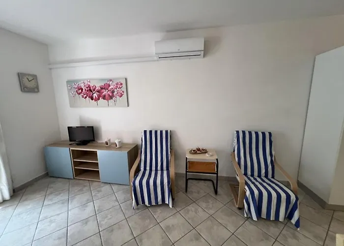 Marina Del Апартаменты *