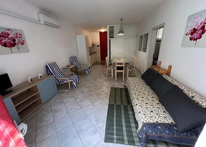 Marina Del Апартаменты *